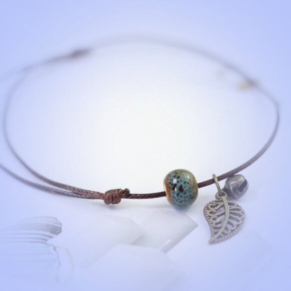 Bohemian Ankle Bracelet with Leaf Pendant - Picture 4 of 4